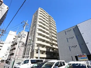 ステイタスマンション博多駅前【7階】の外観