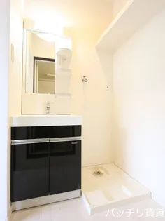 GRANDTIC SYM博多【1階】の内装