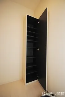 GRANDTIC SYM博多【1階】の玄関