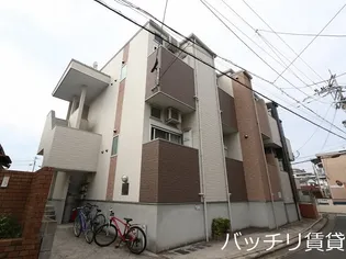 F.カルメン【2階】の外観