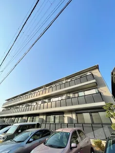 エストゥディオ【2階】の外観