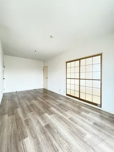 プレステージ大美野 A棟【2階】の内装