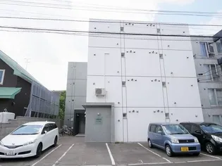 カメリア南郷【3階】の外観