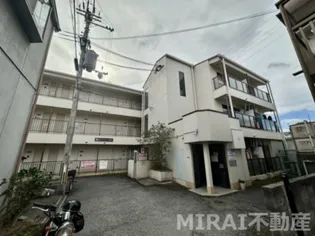 アパートメント柏原【3階】の外観