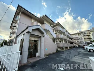 グランドール【3階】の外観