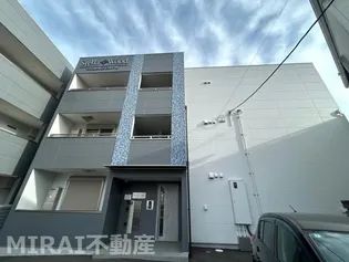 ステラウッド島泉Ⅲ【3階】の外観