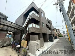 エヌエムキャトフヴァントゥレーズサウス【1階】の外観