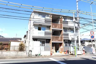 スリーカントリー【1階】の外観