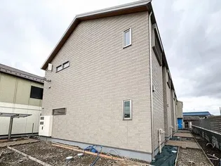 埼玉県入間市春日町1丁目【テラスハウス】の外観