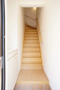 エテルノ トミー【2階】の玄関