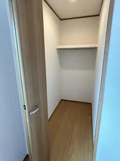 YMオートヴィラ B棟【1階】の内装