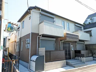 プリュヌ ブラン【2階】の外観