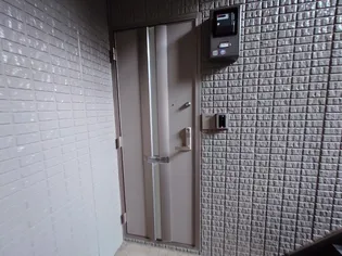 フォレスト【203号室】の玄関