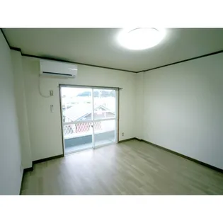 メゾン ド レポ【305号室】の居間