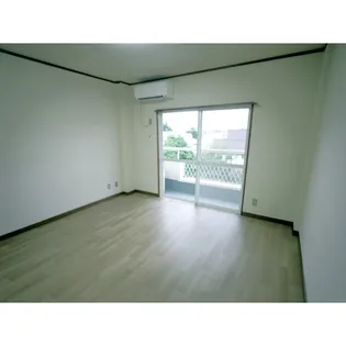 メゾン ド レポ【305号室】の居間