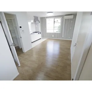 青木ビル【4F号室】の居間