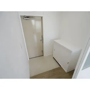 青木ビル【4F号室】の玄関