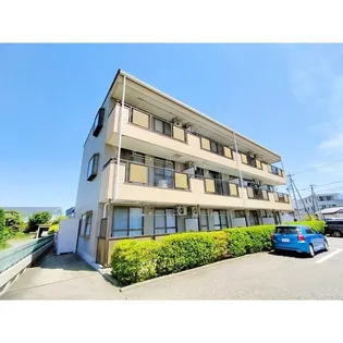 ファミーユ鎌倉【3階】の外観