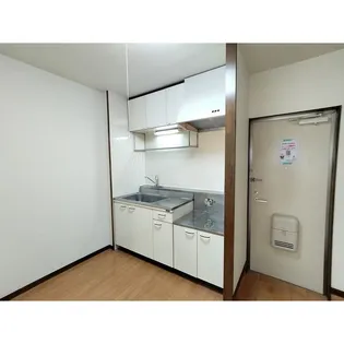 Surplus One MARUI【1階】のキッチン