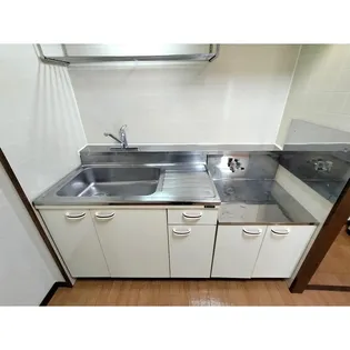 Surplus One MARUI【1階】のキッチン