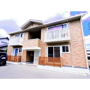 ラ・ファミーユ今井【2階】の外観