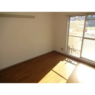 石芝イン・北【202号室】の居間