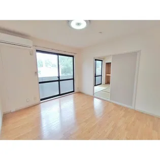 ビレッジアスカB【201号室】の居間