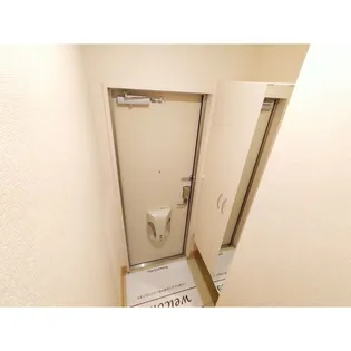 アランコート【2階】の玄関