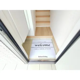 アランコート【2階】の玄関