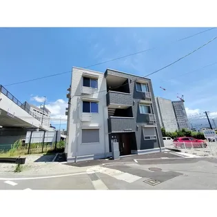 ル・プレヒカリ【3階】の外観