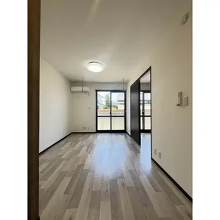 ディアスアトベ【1階】の居間