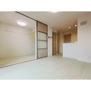 ピースヒルズ【2階】の外観