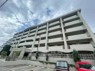 ロイヤルグレイスヴィラ【3階】の外観