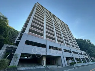 アズレ川西【3階】の外観