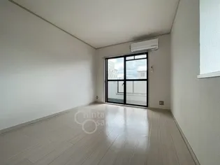 カームヒル箕面【2階】の居間