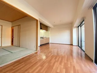プレステージ上山手【4階】の居間
