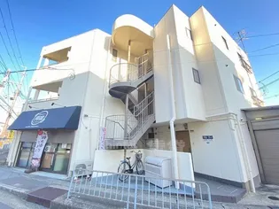 アクセルフラッツ【3階】の外観