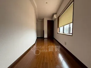 カームヒル箕面【3階】の居間