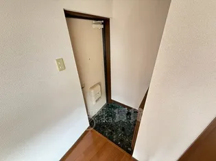 カームヒル箕面【3階】の玄関