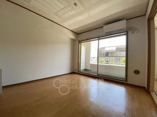 エーデル雲雀丘 二番館【2階】の居間