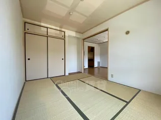 エーデル雲雀丘 二番館【2階】の居間