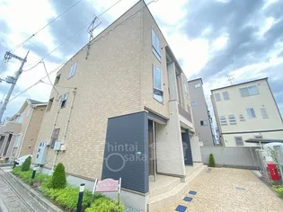 プレウス【3階】の外観