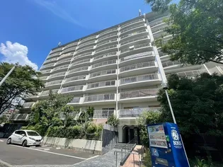 アパルトマン北千里【4階】の外観