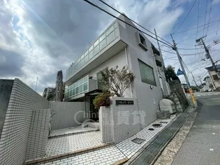 ロイヤルメゾン花屋敷【2階】の外観