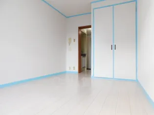 カームヒル箕面【1階】の居間