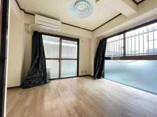 フレール千里【2階】の居間