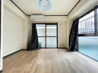 フレール千里【2階】の居間