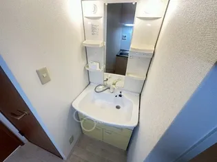 クローヴェーサウスタカハマ【4階】の外観