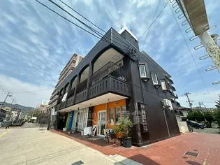 シャトー箕面【6階】の外観