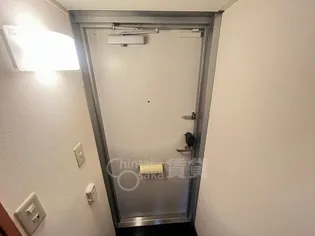 レオパレスフォレスト【3階】の玄関